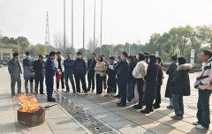 南京科进组织开展消防器材讲解和使用演练活动，增强了员工的消防意识