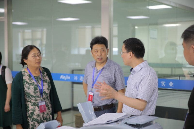 栖霞区文联组织文艺家到澳思泰现场采风