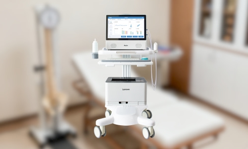 心内科医生使用心率变异分析仪进行检测